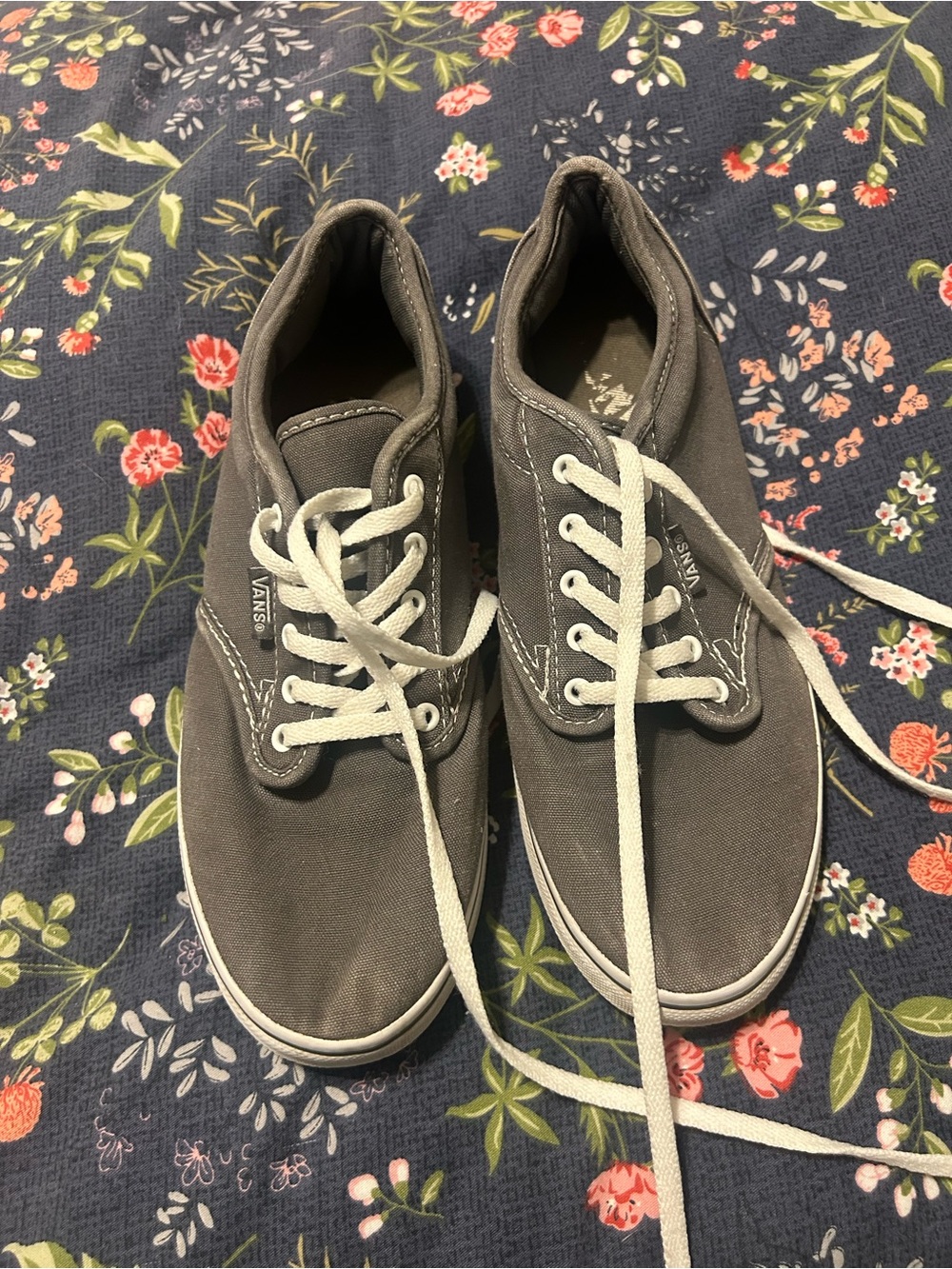 Vans Women’s Classic Low-Top Canvas Sneakers - Gray
